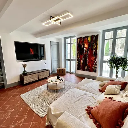 The62 Apartment